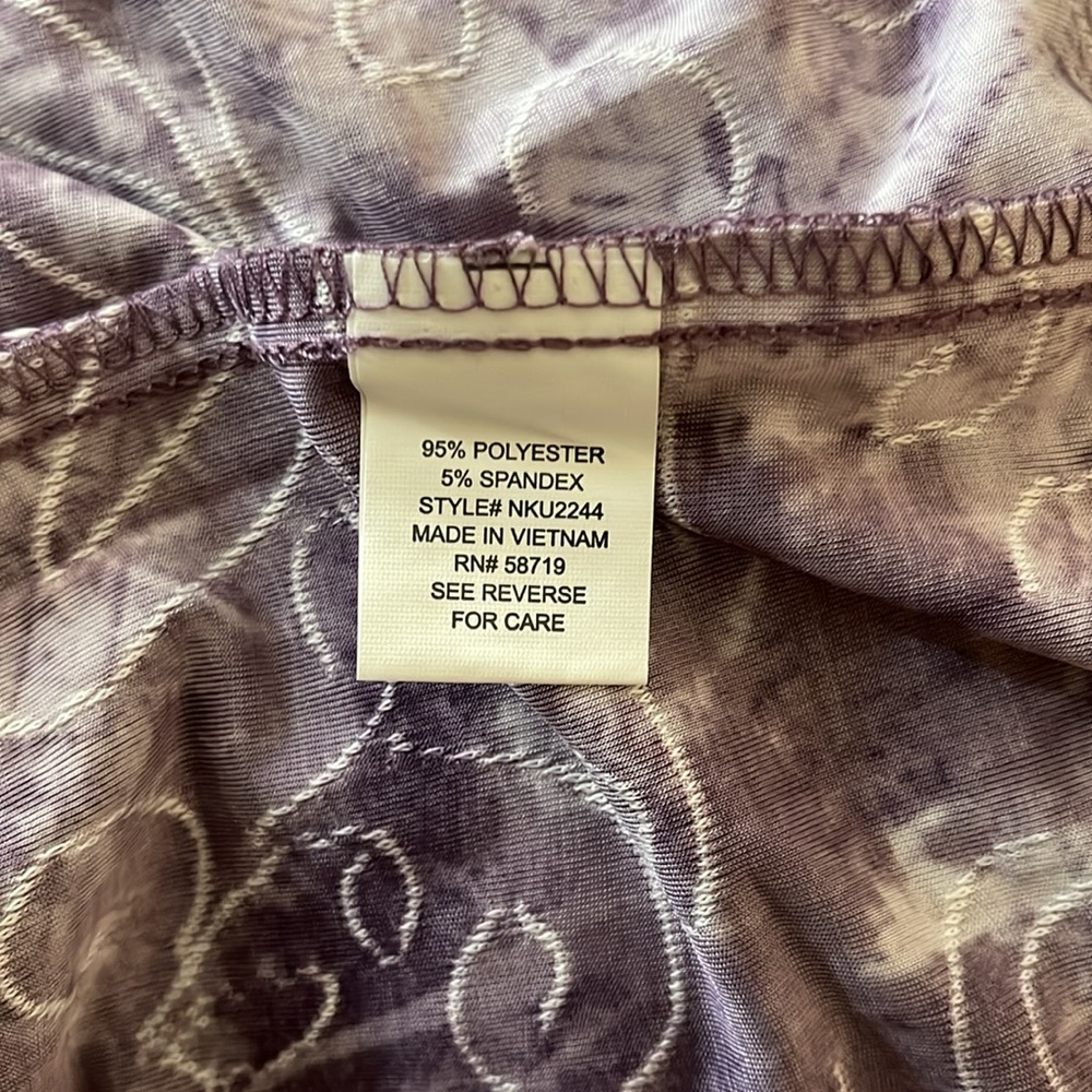 🚨New Notations Women's 3/4 Roll Tab Sleeve Y-Neck Top - Picture 5 of 5